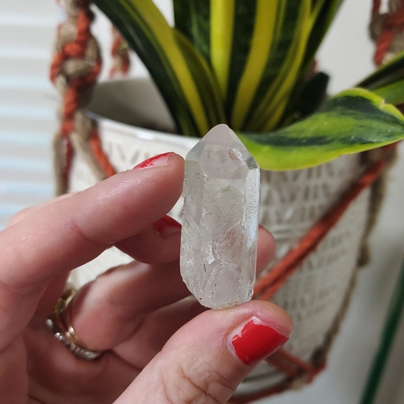 Clear Quartz Point - Picture 2 of 3